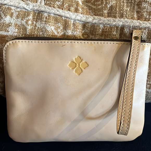 PATRICIA NASH FLORAL EMBOSSED LARGE WRISTLET - Picture 5 of 10